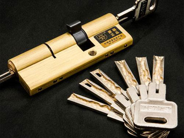 前进24小时上门开锁公司